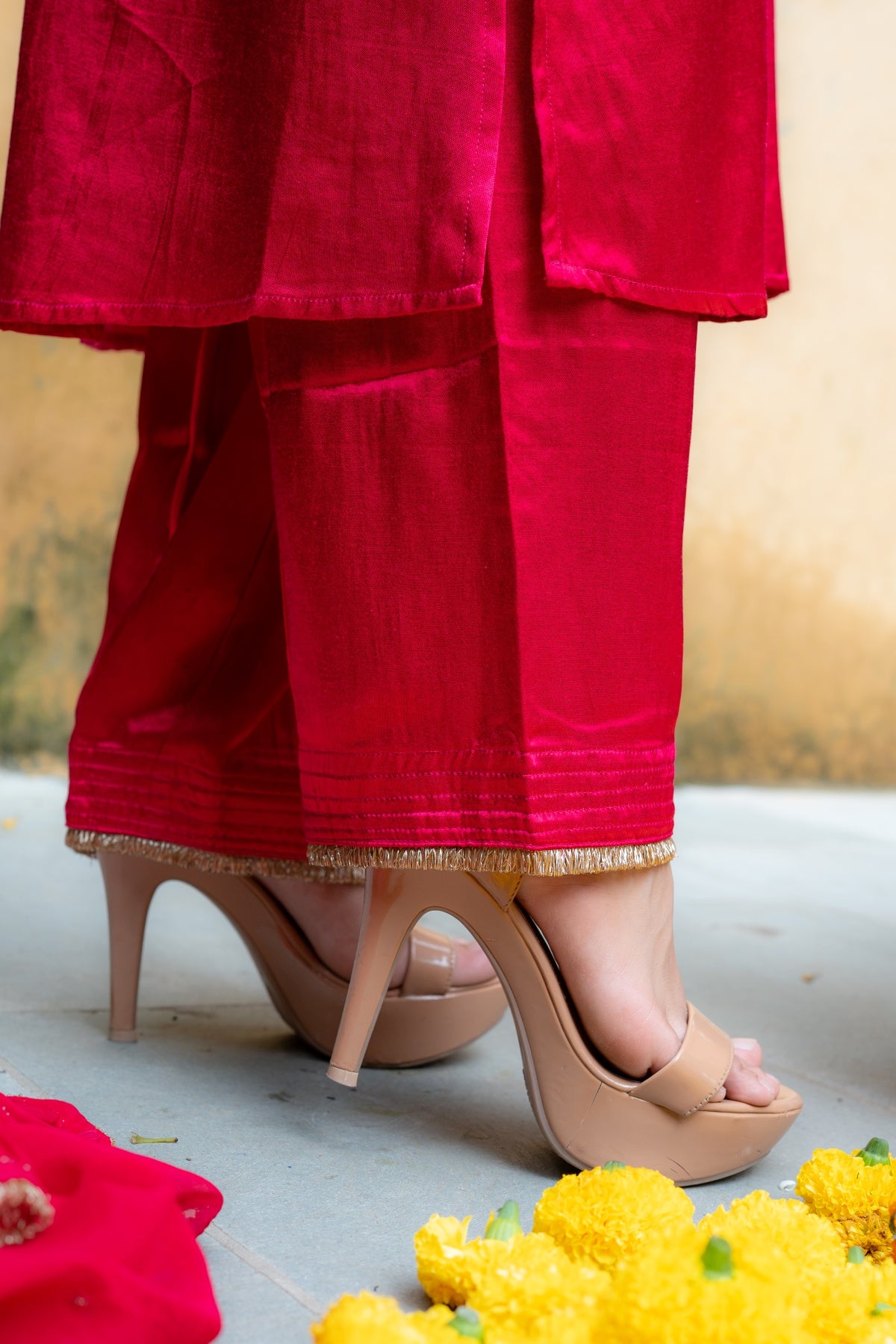 Swarnima Gulnaar Kurta Set